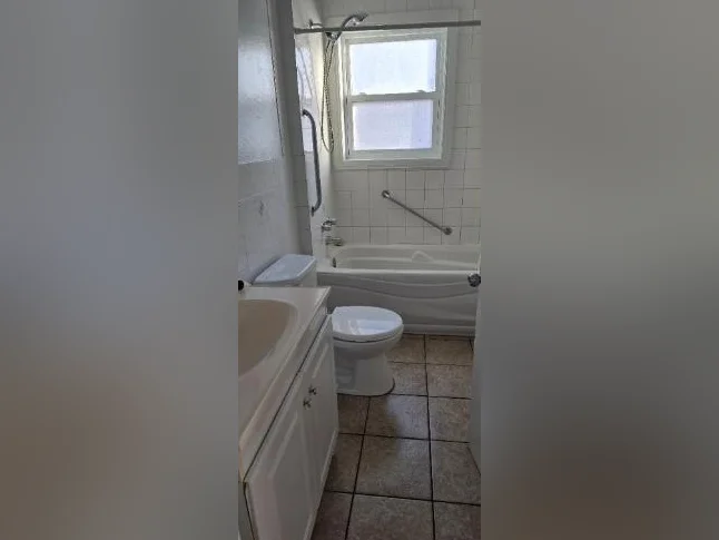 Duplex à potentiel - Parfait pour propriétaire occupant ! quartier St-Jean-Baptiste, Drummondville thumbnail 9