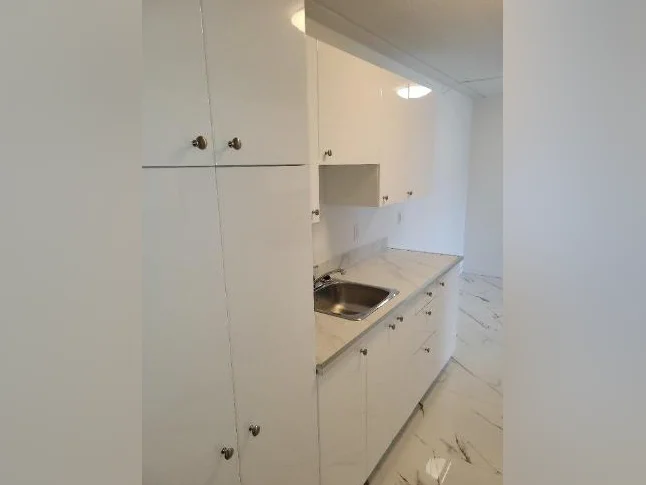 Très Bel Appartement 4 1/2 à Louer - Boulevard Des Sources - DDO - Aussi Studio, 3 1/2 thumbnail 2