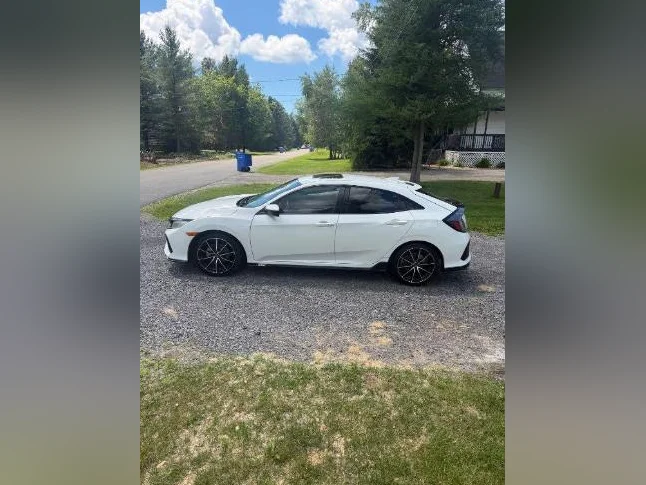 Honda Civic sport Touring 2017 thumbnail 4