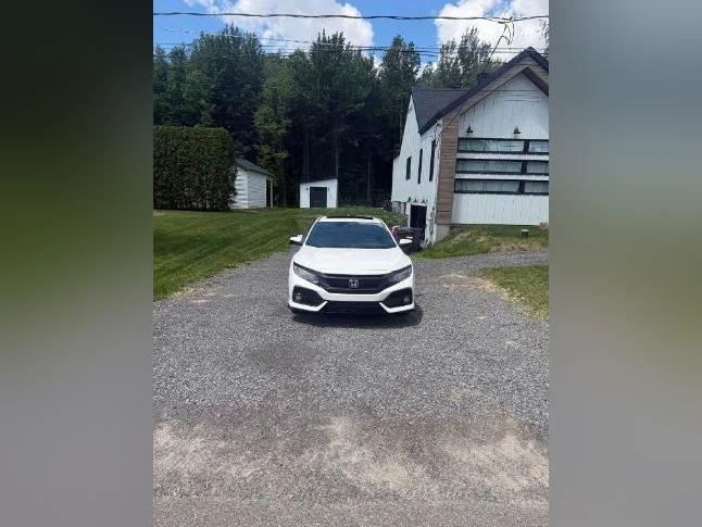 Honda Civic sport Touring 2017 thumbnail 3