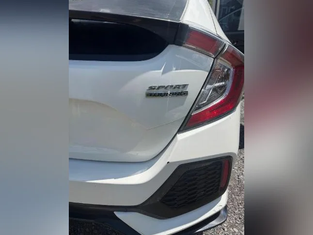 Honda Civic sport Touring 2017 thumbnail 9
