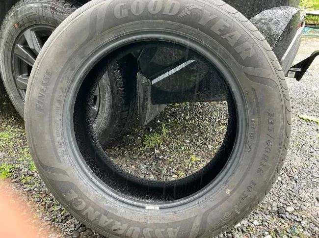Pneus neufs 235-60-R18 prix réduit thumbnail 2