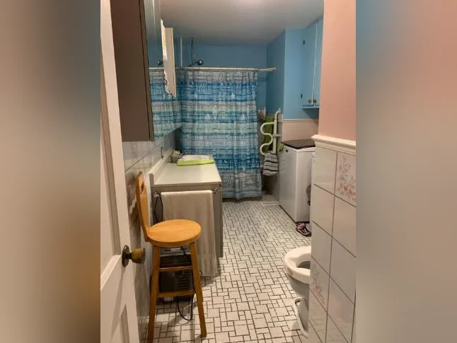Chambre à louer dans ma maison thumbnail 3