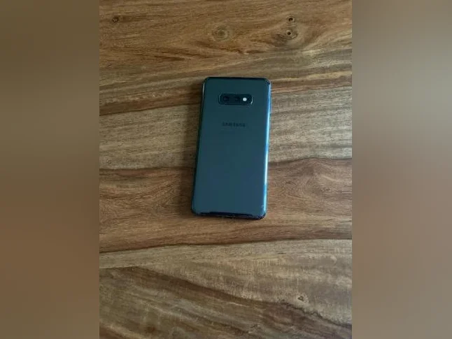 Samsung Galaxy S10 thumbnail 2