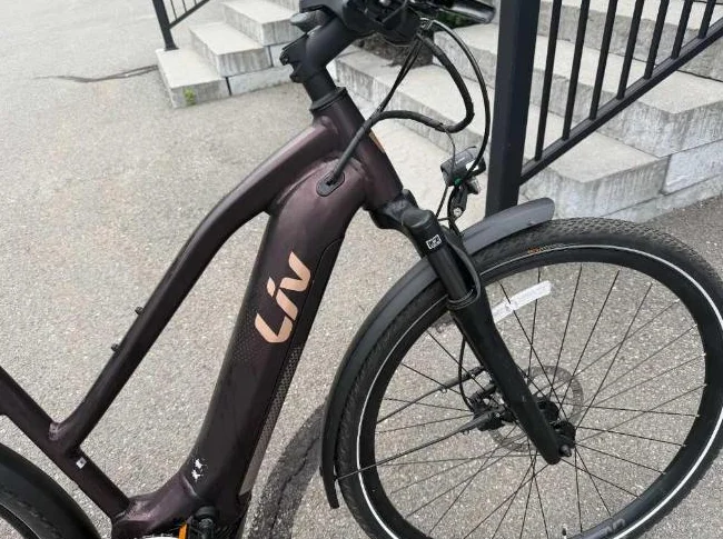 VELO E'BIKE LIV AMITI E + presque neuf modele pour femme thumbnail 5