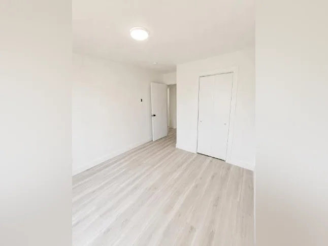 4½ rénové à louer - fully renovated for rent - NDG (Grand Blvd) thumbnail 8