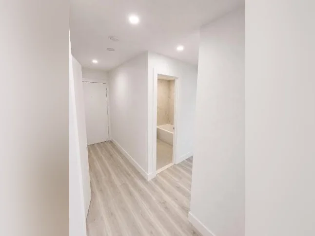 4½ rénové à louer - fully renovated for rent - NDG (Grand Blvd)