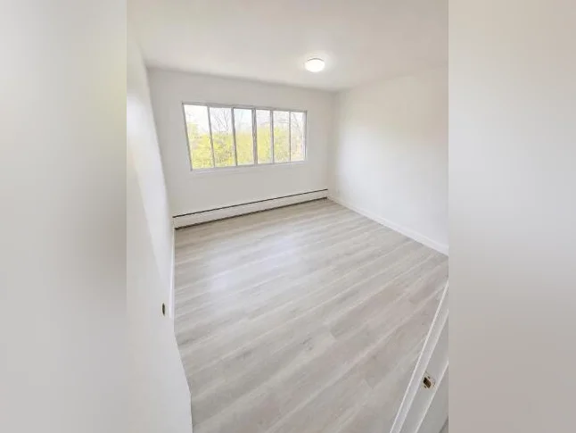 4½ rénové à louer - fully renovated for rent - NDG (Grand Blvd) thumbnail 9