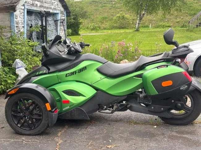 Can-am Spyder 2012 thumbnail 2