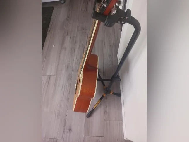 Guitare Larrivée thumbnail 2