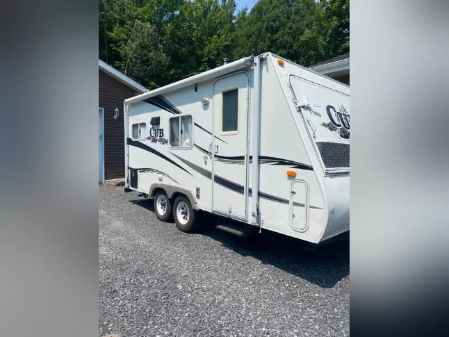 Roulotte Hybride 19' CUB - Prête à camper thumbnail 7