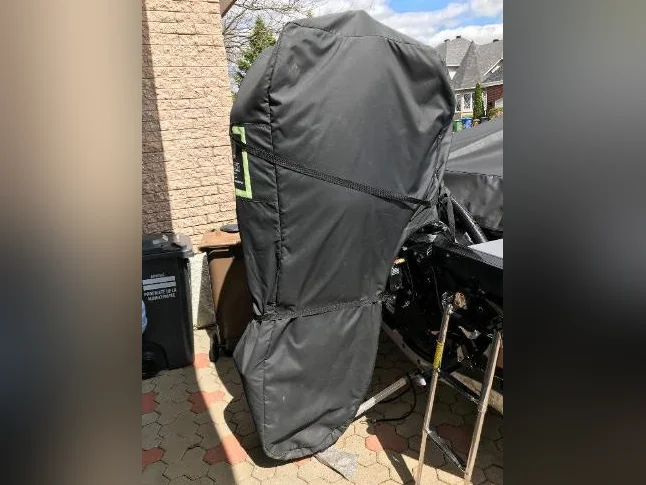 HOUSSE COMPLÈTE PRO-TECH MARINE POUR MOTEUR MERCURY DE 175 À 250 HP.