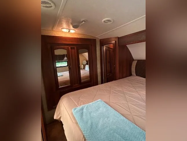 Roulotte fifth Wheel Crusader 2012, 26 pieds thumbnail 9