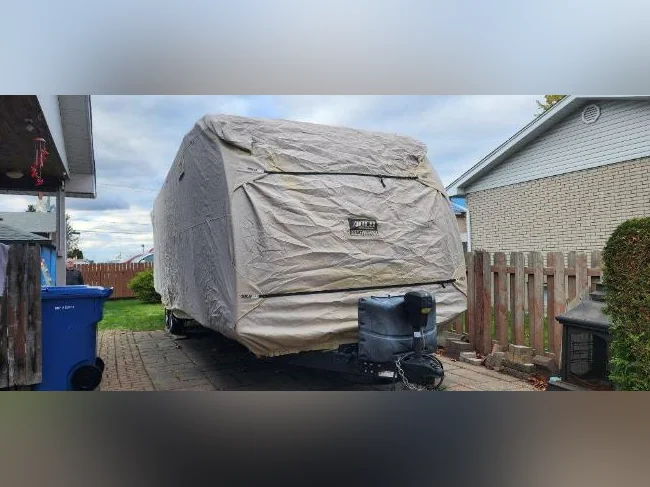Roulotte Coachmen 32' Maple Leaf Edition 2015 thumbnail 2