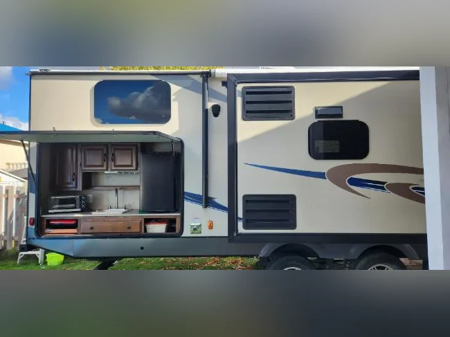 Roulotte Coachmen 32' Maple Leaf Edition 2015 thumbnail 7