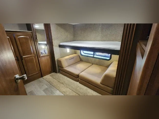 Roulotte Coachmen 32' Maple Leaf Edition 2015 thumbnail 3