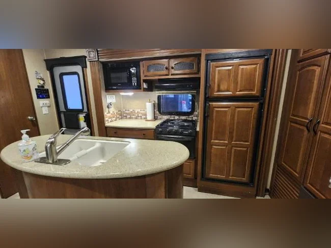 Roulotte Coachmen 32' Maple Leaf Edition 2015 thumbnail 5