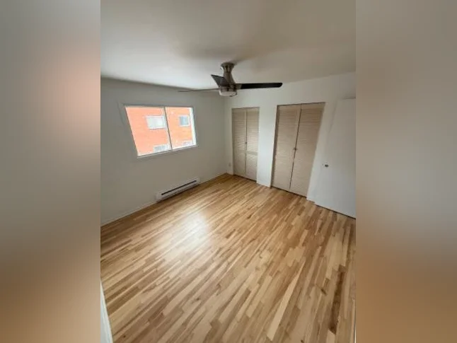 Grand logement 4 1/2 a louer thumbnail 6