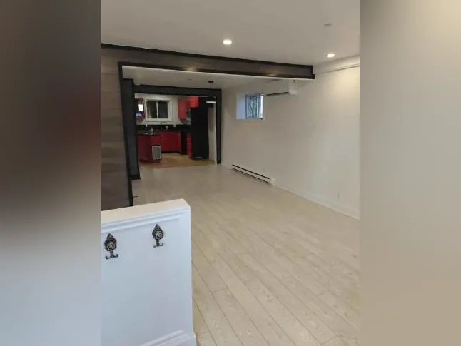 Beau et lumineux 4 et demi rénové à louer dans le Vieux-Longueuil! thumbnail 5