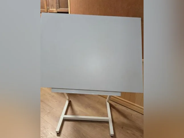 Table à dessin neuve