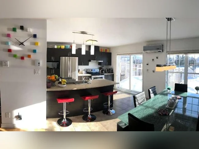 Maison en rangée (2 chambres) libre 1er aout thumbnail 5