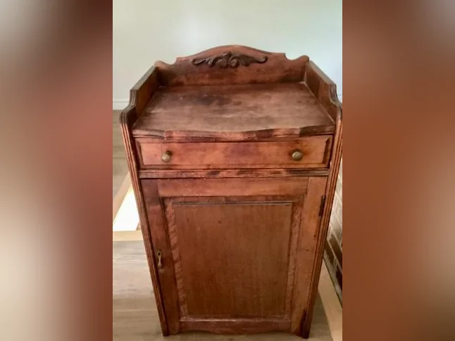 Commode-lavabo antique en bois massif / Table de chevet rustique