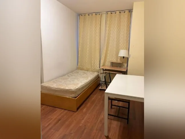 Chambre meublée pour étudiant thumbnail 3