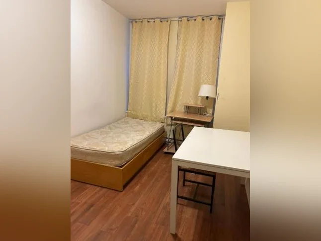 Chambre meublée pour étudiant thumbnail 4