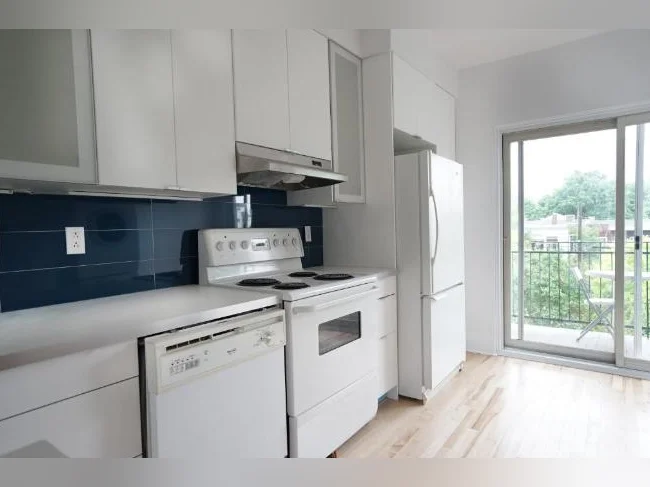 Appartement 6 1/2 très lumineux, Petite-Patrie thumbnail 5