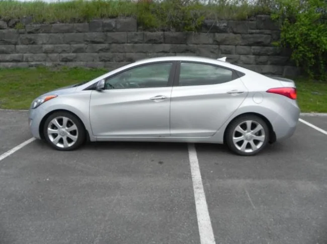 Hyundai Élantra Limited  2013 thumbnail 2