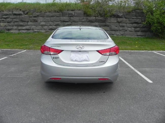 Hyundai Élantra Limited  2013 thumbnail 4