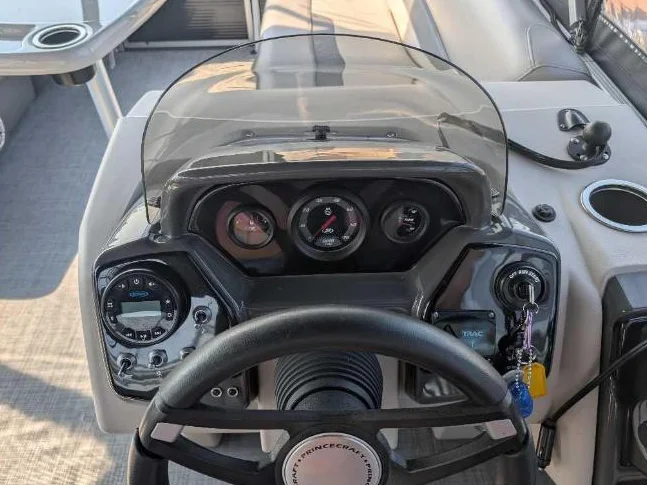 Ponton Princecraft 2022, 21 pieds, avec un moteur de 115 HP thumbnail 10