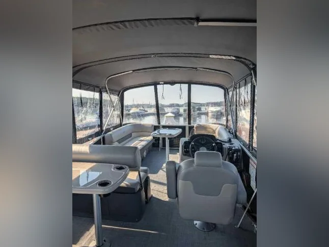 Ponton Princecraft 2022, 21 pieds, avec un moteur de 115 HP thumbnail 4