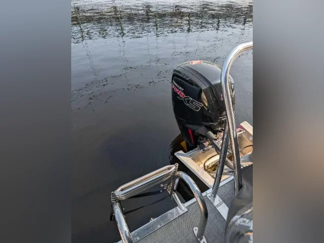 Ponton Princecraft 2022, 21 pieds, avec un moteur de 115 HP thumbnail 9