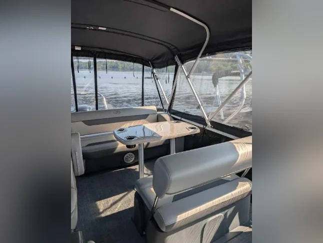 Ponton Princecraft 2022, 21 pieds, avec un moteur de 115 HP thumbnail 5