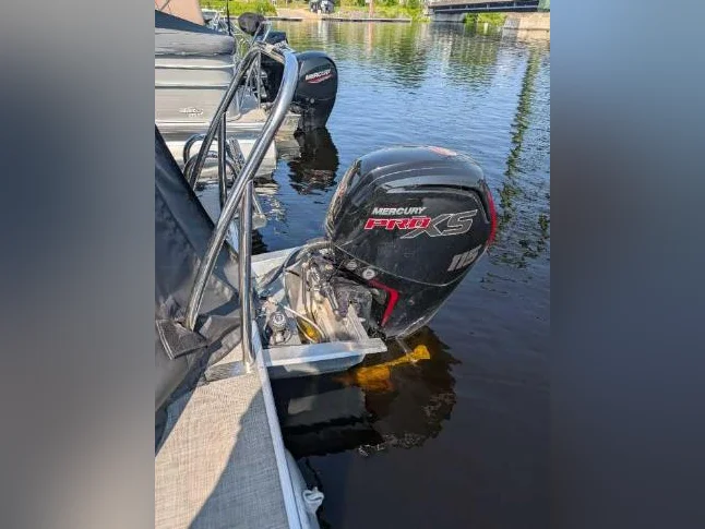 Ponton Princecraft 2022, 21 pieds, avec un moteur de 115 HP thumbnail 8