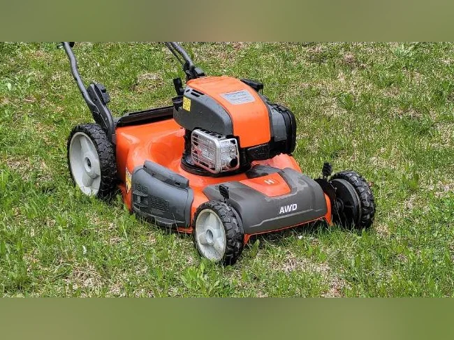 Tondeuse essence transmission intégrale Husqvarna 3-en-1-163cm3 22po thumbnail 4
