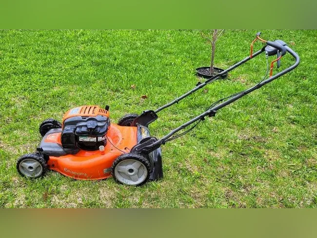 Tondeuse essence transmission intégrale Husqvarna 3-en-1-163cm3 22po thumbnail 5