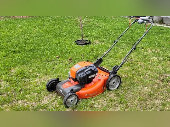 Tondeuse essence transmission intégrale Husqvarna 3-en-1-163cm3 22po thumbnail 6