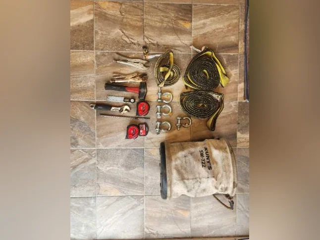 Lot d'outils et accessoires de levage – Élingues, manilles, outils divers thumbnail 2