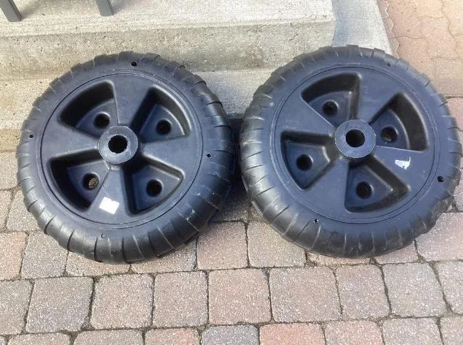 Roues de quai ( dock wheels)