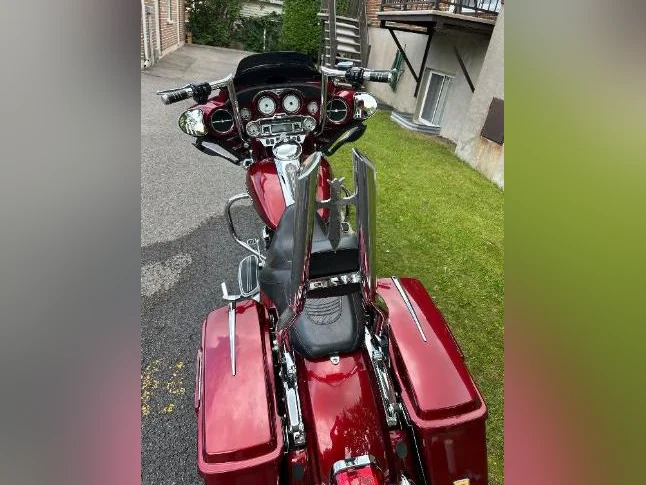 Harley Davidson FLHX 2009 thumbnail 3
