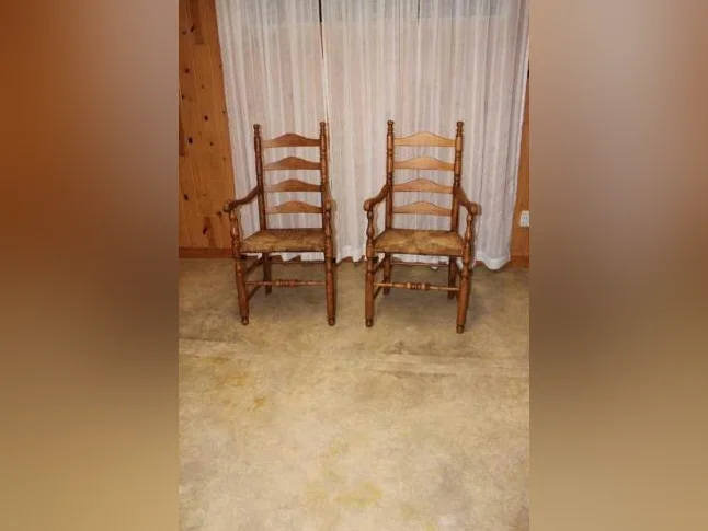 Chaises capitaines anciennes (1930) antique 15$ch, livrées