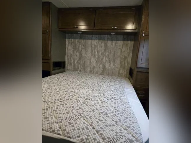 Winnebago Intent 29L, 2019, 32500 km à voir absolument thumbnail 8