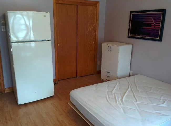 CHAMBRE À LOUER thumbnail 2
