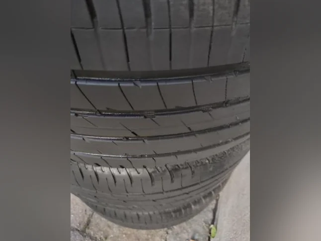255-40R20x4 pneus été Goodyear Eagle. En tres bon état. Usure 7/32 (Neuf=8/32) thumbnail 3