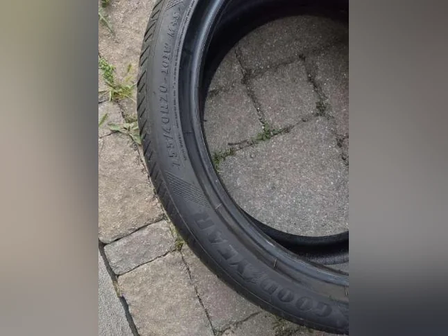 255-40R20x4 pneus été Goodyear Eagle. En tres bon état. Usure 7/32 (Neuf=8/32) thumbnail 6