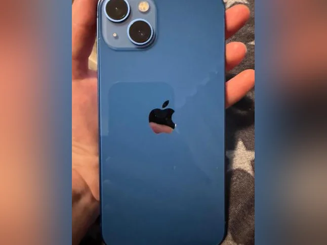 iPhone 13 thumbnail 2