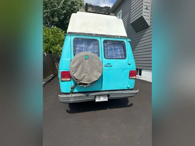 Chevy Van thumbnail 2