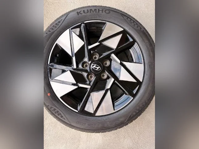Pneus NEUFS 4 saisons 215/55R18
